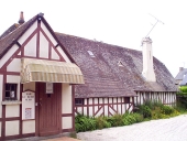 Salon de thé, actuellement Rusti Club, 27 rue du Port Hue (Saint-Briac-sur-Mer)