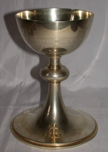 Calice et patène dans leur boîte