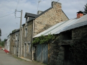 Alignement de maisons, le Verger (Bains-sur-Oust)