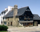 Maison de commerçant, 6 rue du Général de Gaulle (Le Faou)