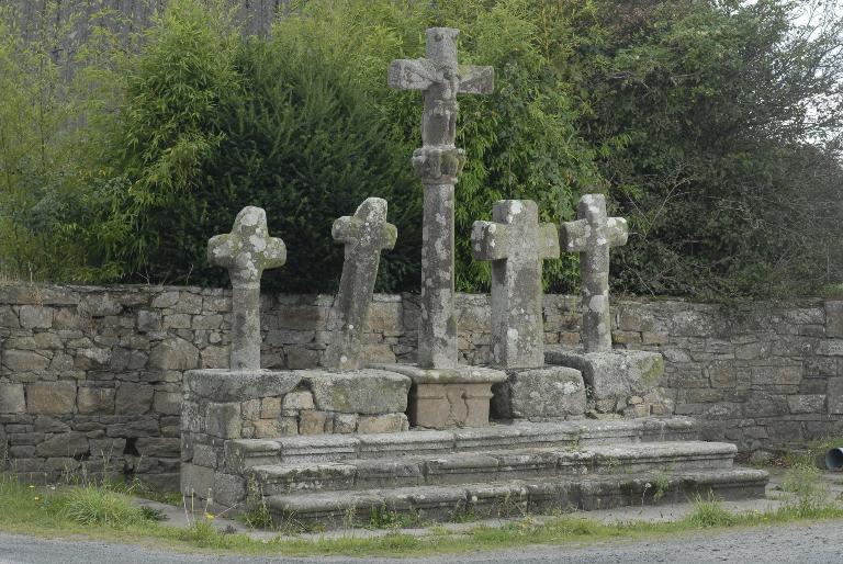 Ensemble de 5 croix (Ploubezre)