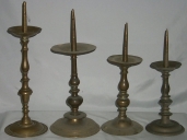 4 paires de chandeliers d'autel