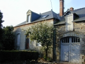 Ferme, rue des Dolmens (Pipriac)