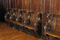 Décor de choeur : (2x5) stalles, lambris de revêtement