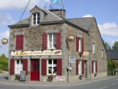 Maison à boutique, le Mesnil des Aulnays (Plerguer)