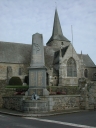 Monument aux morts, rue du Général Leclerc (Saint-Pierre-de-Plesguen fusionnée en Mesnil-Roc'h en 2019)
