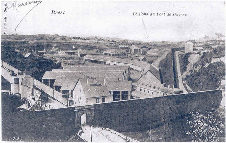 Porte du Moulin à poudre puis porte de la Brasserie, rue du Moulin à poudre,Place de la porte de la Brasserie (Brest)