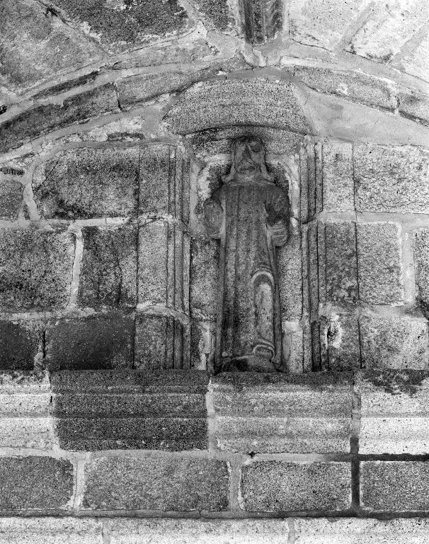 Statue : Christ bénissant, église Saint-Hervé (Lanhouarneau)