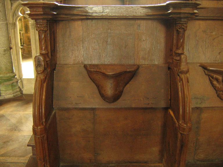 Cathédrale Saint-Tugdual : stalle 13