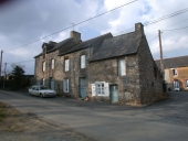 Maisons, alignement de trois logis, Bon Espoir (Longaulnay)