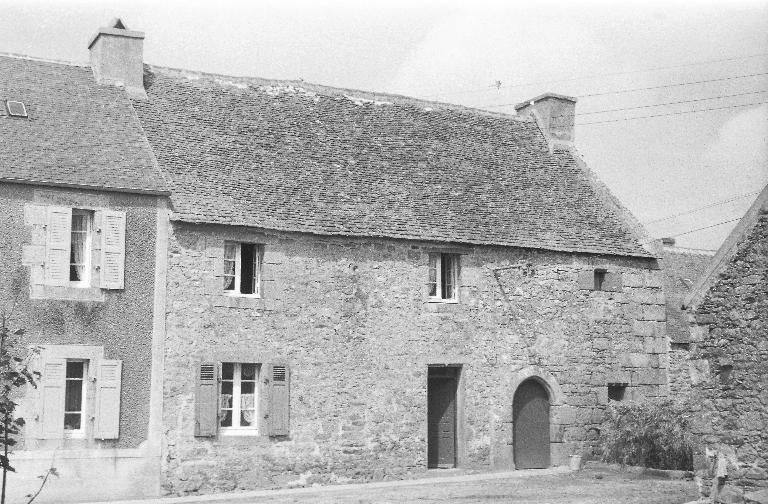 Manoir, Luzunen Vraz (Plounévez-Lochrist)