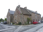 Maison, 44 rue de la Grande Rue ; rue de la Bosse (Saint-Suliac)