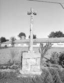 Croix de chemin, chez Héllard (Caden)