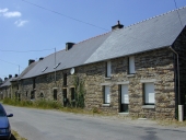 Alignement de quatre maisons, le Bodo (Plélan-le-Grand)