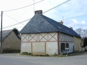 Alignement de maisons, la Chênais (Saint-Sulpice-la-Forêt)