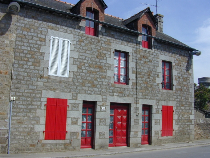 Immeuble à logements, 5 rue des Ecoles (Feins)