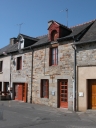 Maisons, 6-7 place de la Mairie (Saint-Aubin-d'Aubigné)