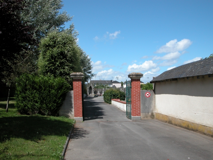 Cimetière, allée Regnault Arthur (Chartres-de-Bretagne)