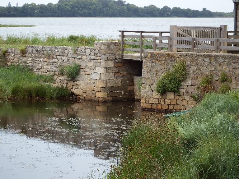 Moulin à marée de Sterbouest, actuellement dépendance de maison (Locmiquélic)