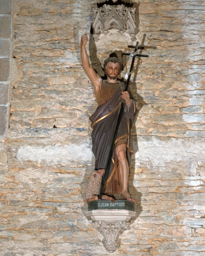 Statue sur culot sous dais : saint Jean-Baptiste