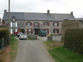 Ferme, actuellement maisons, la Barre du Leix (Pleugueneuc)