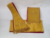 Ornement doré 1 : étole, voile de calice, bourse de corporal (Campel fusionnée en Val d'Anast en 2017)