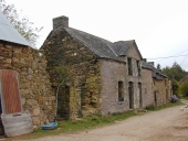 Alignement de logis, Remdon (Saint-Ganton)