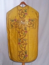 Ornement doré 1 : chasuble
