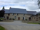 Manoir, rue des Ecoles (Feins)