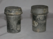 Ensemble 1 d'une ampoule à huile des malades et d'une ampoule à saint Chrême