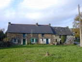 Alignement de trois maisons, la Gautrais (Renac)