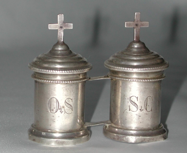 Ampoule à saint chrême et ampoule aux saintes huiles
