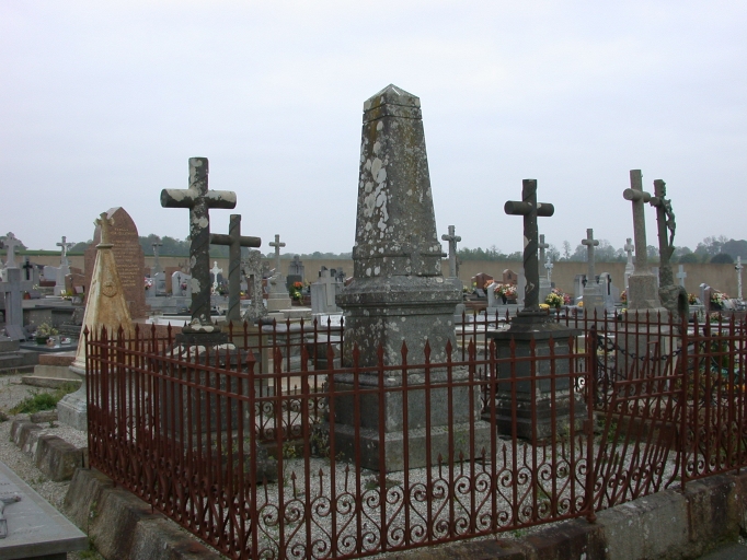 Cimetière, route de Rohan (Saint-Caradec)