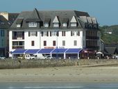 Hôtel Sainte-Marine, actuellement immeuble Les Flots, quai Kador, Morgat (Crozon)