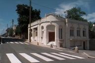 Magasin de commerce dite Agence immobilière du Décollé