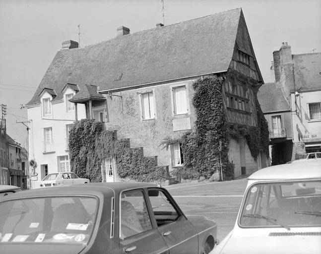 Palais de justice, 25 place de l'église (Grand-Fougeray)