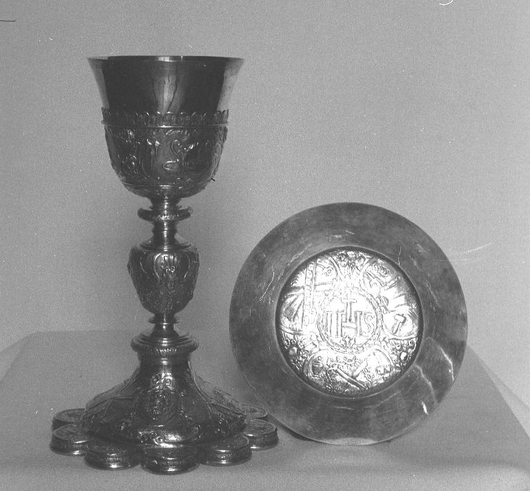 Calice & patène 1, église paroissiale de la Nativité de la Vierge (Les Fougerêts)