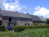 Alignement de quatre logis de ferme, la Petite Jeu (Maxent)