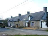 Alignement de trois logis, la Bouinderie (Cuguen)