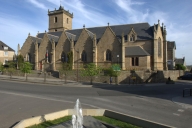 Église paroissiale Saint-Martin, place Charles de Gaulle (Louvigné-du-Désert)