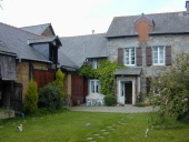Ferme, 22 rue de Montreuil (Feins)