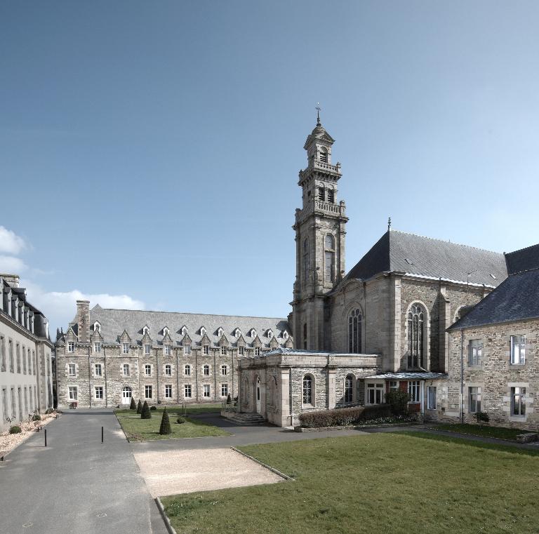 Couvent Sainte-Anne, actuellement centre culturel, rue de Kérampont (Lannion)