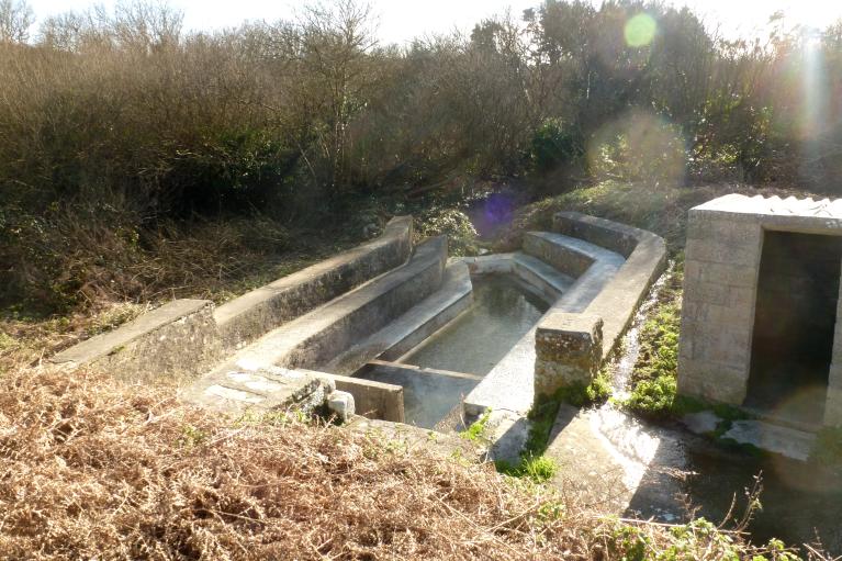 Fontaine et lavoir de Lescoff (Plogoff)