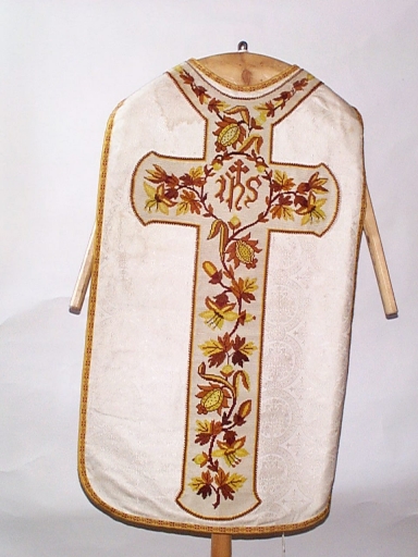 Ornement blanc 1 : chasuble, étole