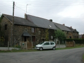 Alignement de maisons, Augon (La Chapelle-de-Brain)