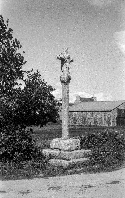 Croix de chemin, Languien (Plouescat)