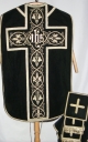 Ornement noir 3 : chasuble, bourse de corporal, voile de calice, étole, manipule