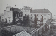 Pensionnat Sainte-Geneviève, actuellement collège et lycée, 21 rue du Puits-Jacob ; 14 rue Ginguené (Rennes)