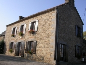 Maison, Saint-Symphorien, route départementale numéro 221 (Hédé)