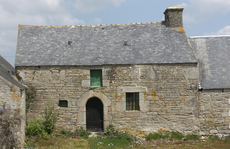 Ferme dite "Maison Le Mat" au lieu-dit Solier (Plougras)